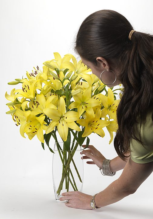 Styling bright & blooming lilies